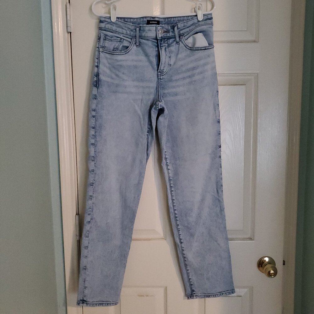 EXPRESS Boyfriend Mid Rise Jeans 6L long light denim wash